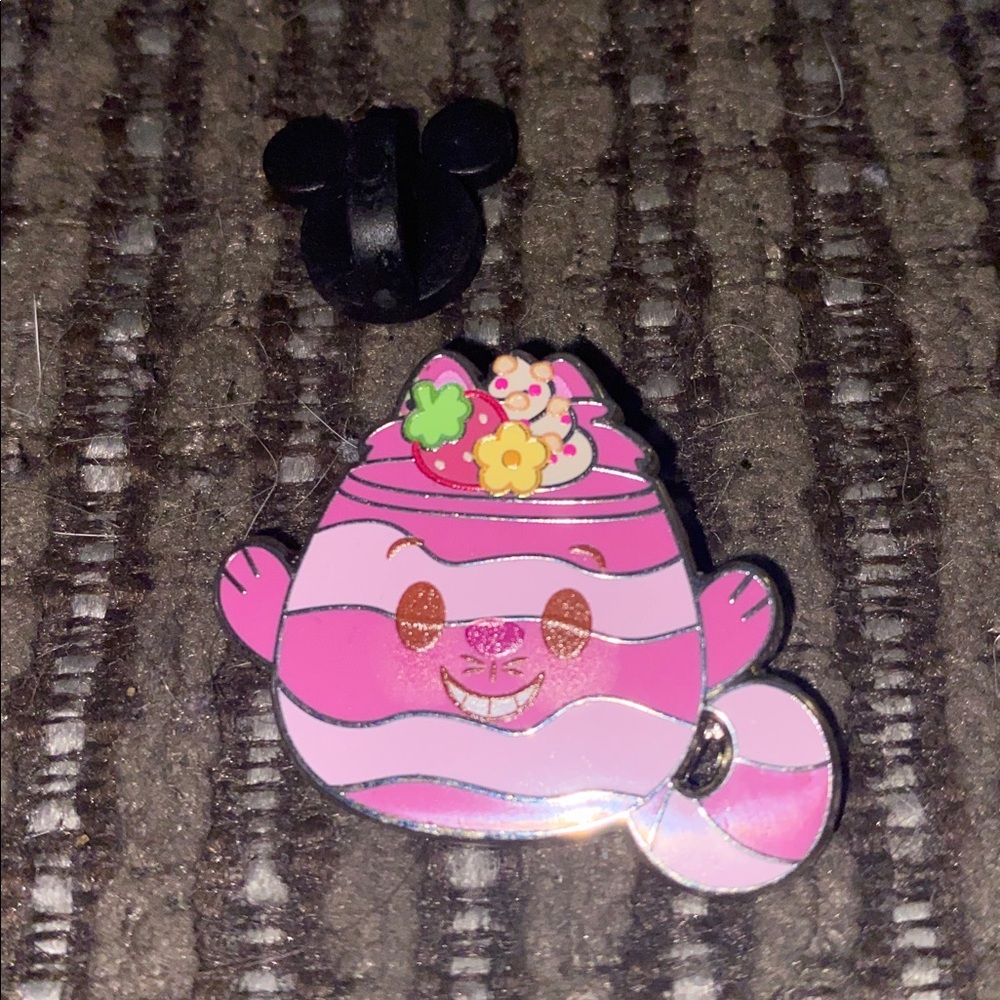 Disney Cheshire Cat munchlings Pin